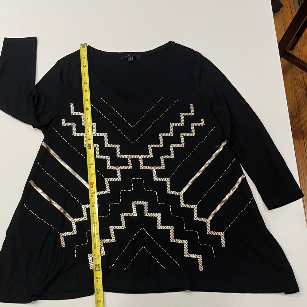 Chic Black Geometric Long Sleeve Top